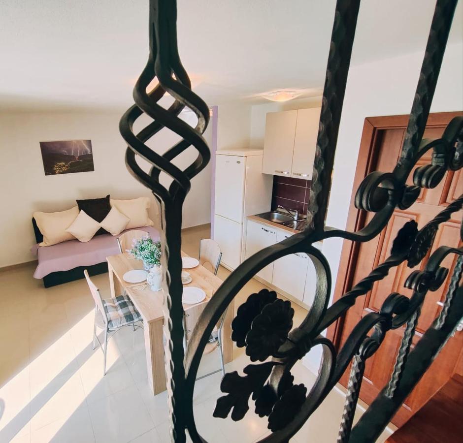 Apartmani Nada Mustapic Brela Εξωτερικό φωτογραφία