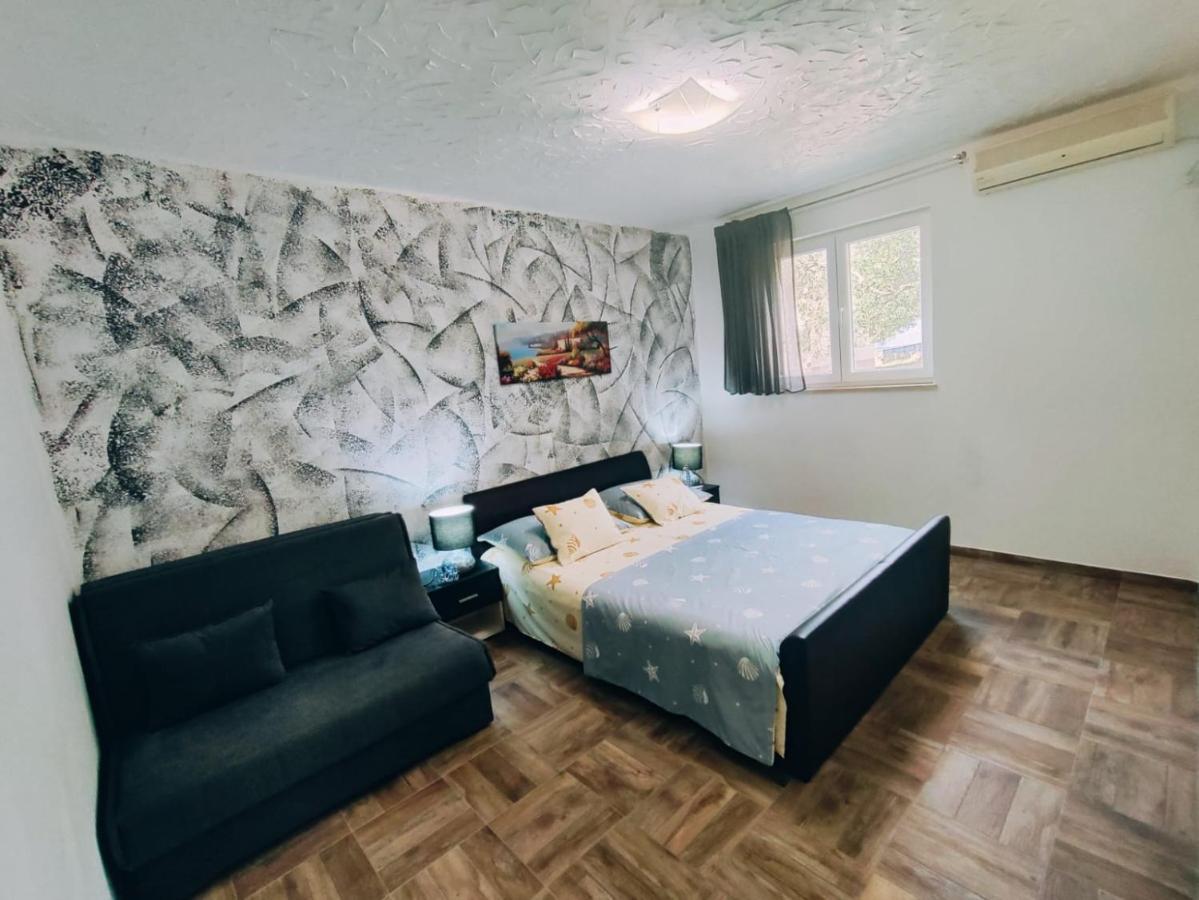 Apartmani Nada Mustapic Brela Εξωτερικό φωτογραφία