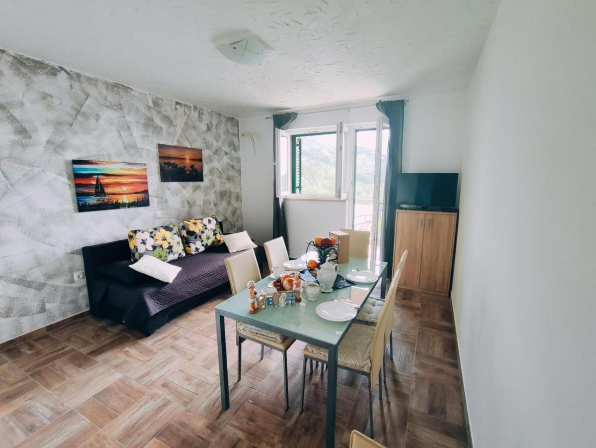 Apartmani Nada Mustapic Brela Εξωτερικό φωτογραφία