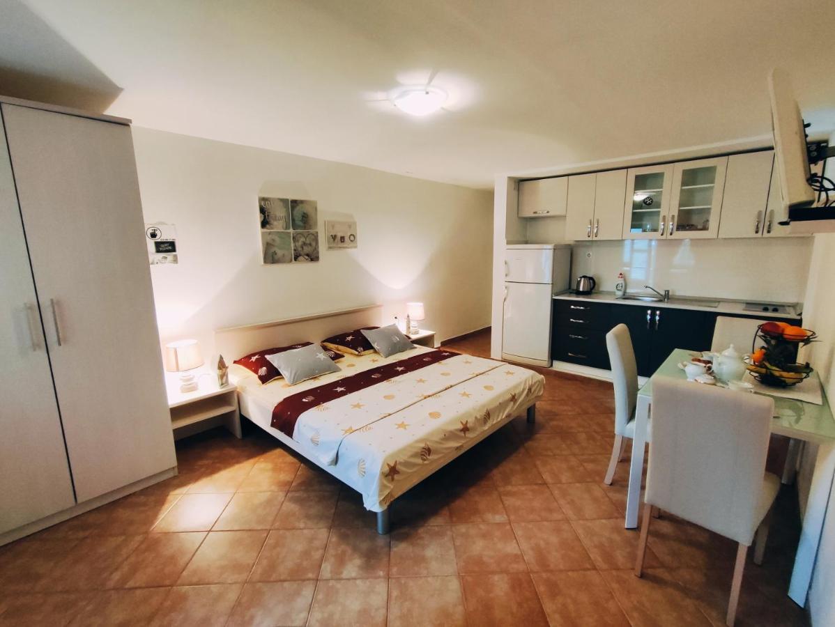 Apartmani Nada Mustapic Brela Εξωτερικό φωτογραφία