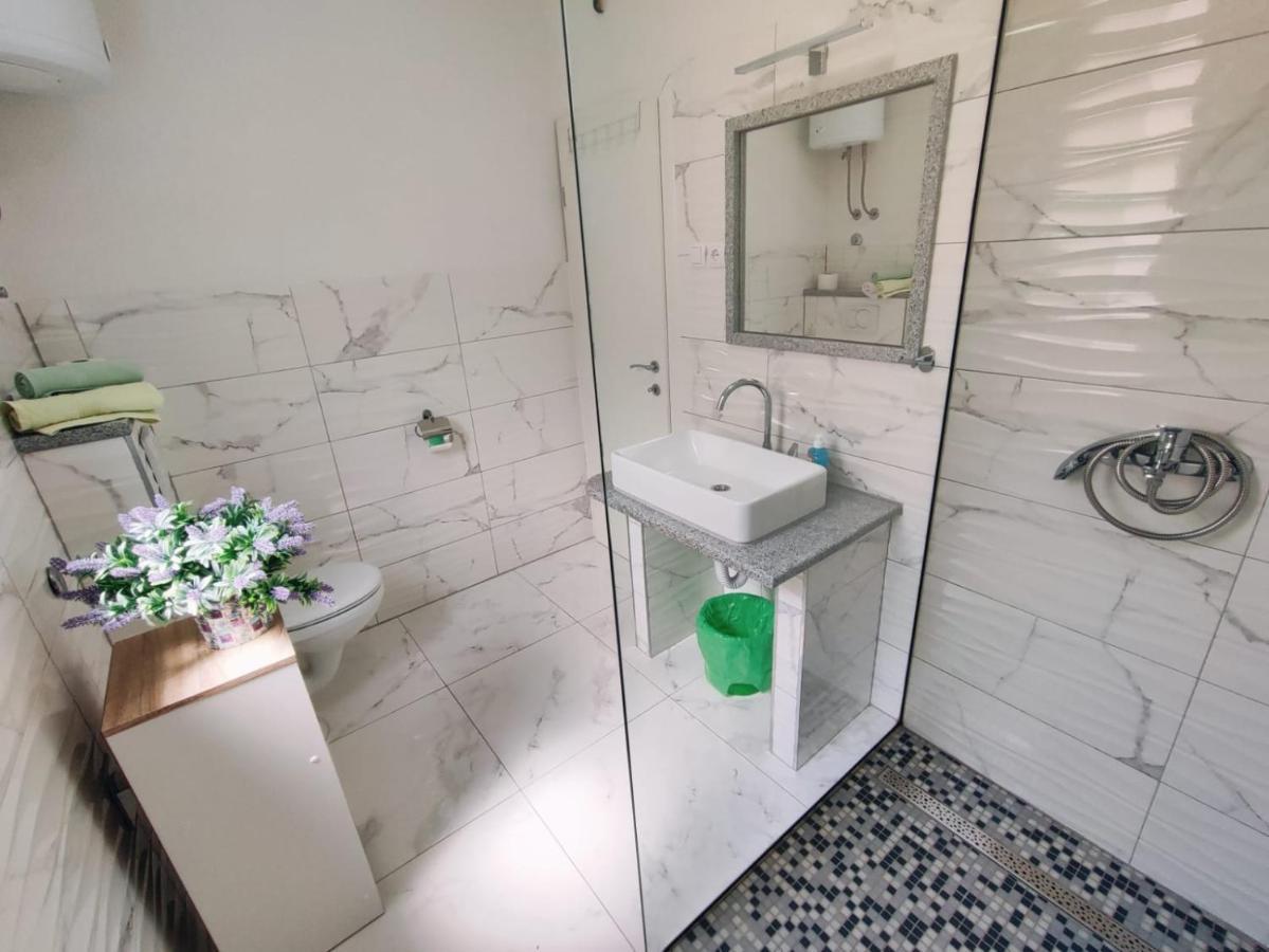 Apartmani Nada Mustapic Brela Εξωτερικό φωτογραφία