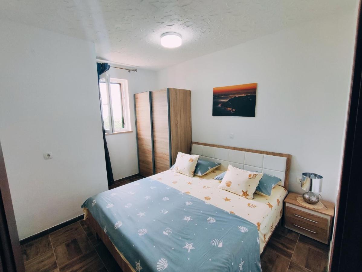 Apartmani Nada Mustapic Brela Εξωτερικό φωτογραφία