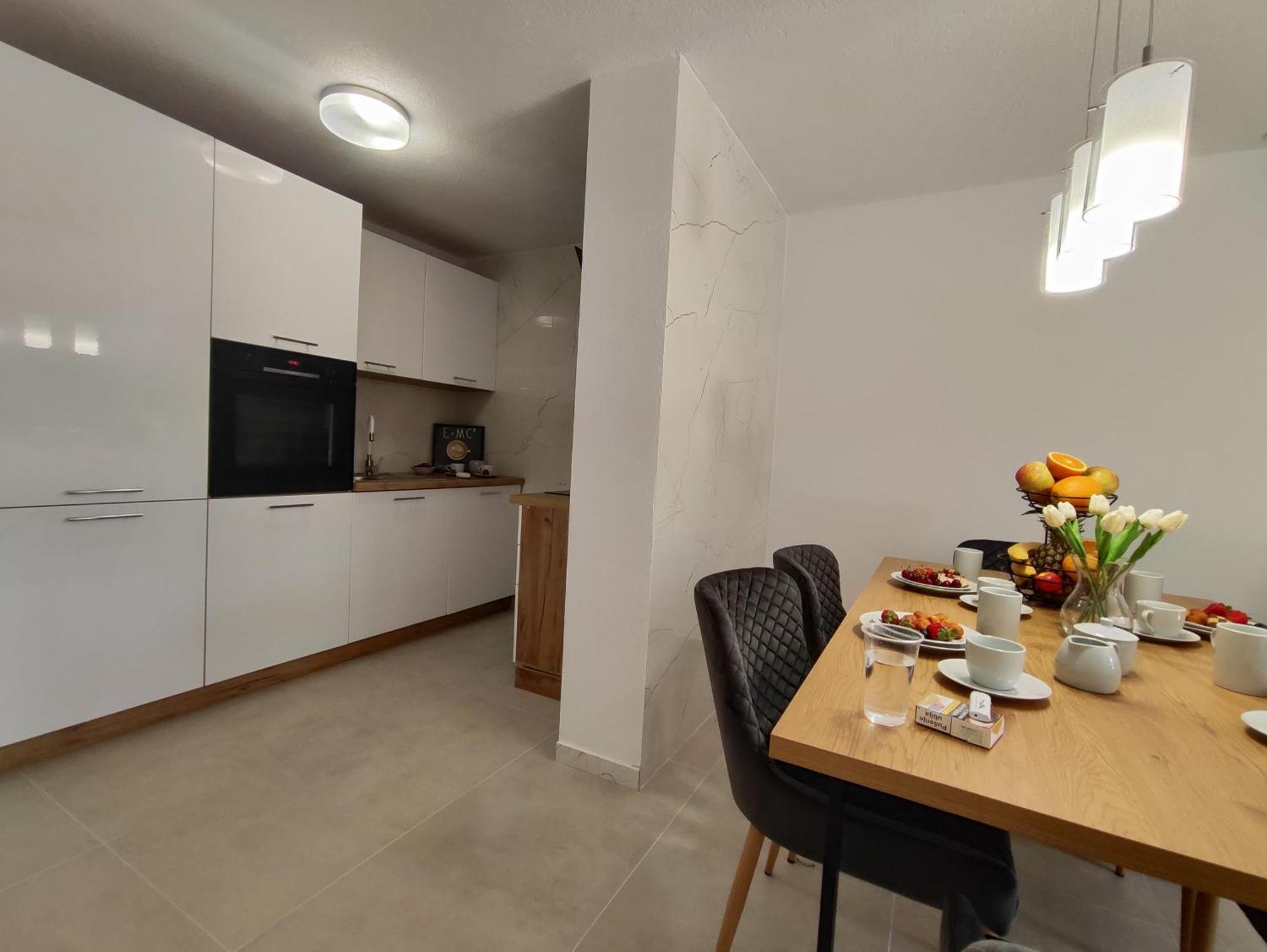 Apartmani Nada Mustapic Brela Εξωτερικό φωτογραφία